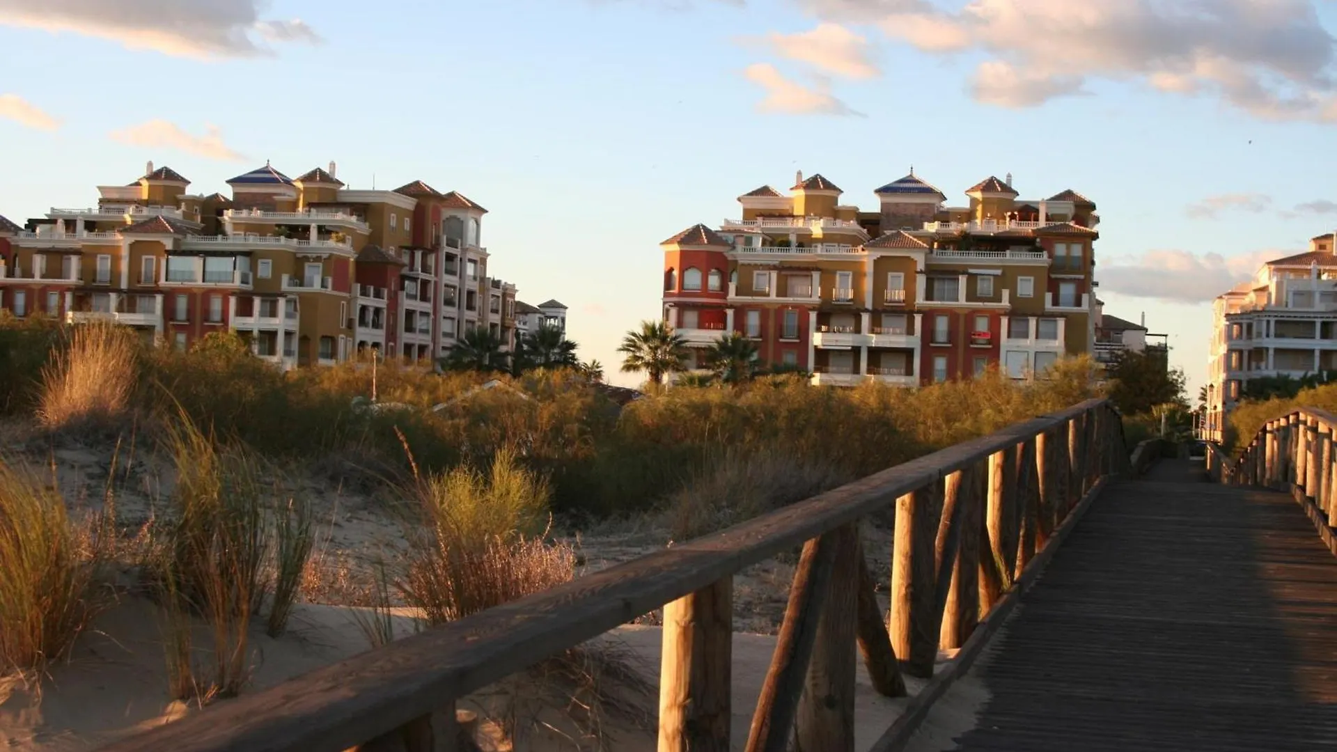 Apartamentos Espigon Levante Piscina Y Zonas Verdes By Also A01-00358 Huelva