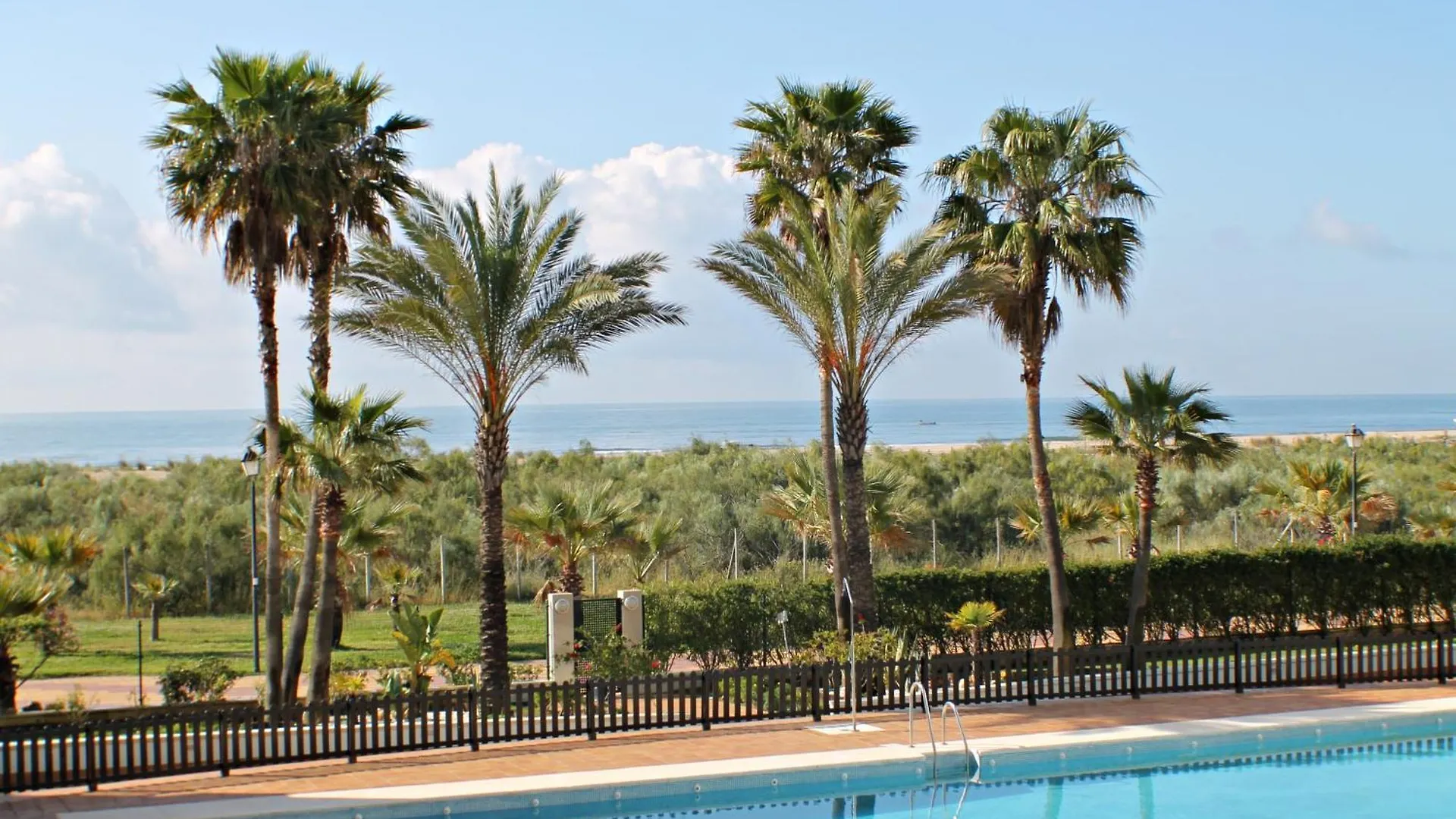 Apartamentos Espigon Levante Piscina Y Zonas Verdes By Also A01-00358 Huelva Spain